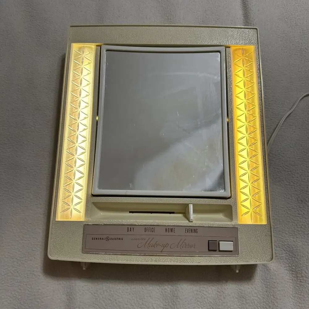 General Electric Lighted Makeup Mirror Vanity Day Office Home Vintage 70s Tested